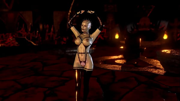Dominadora gótica de roupa de bdsm dança sozinha no calabouço