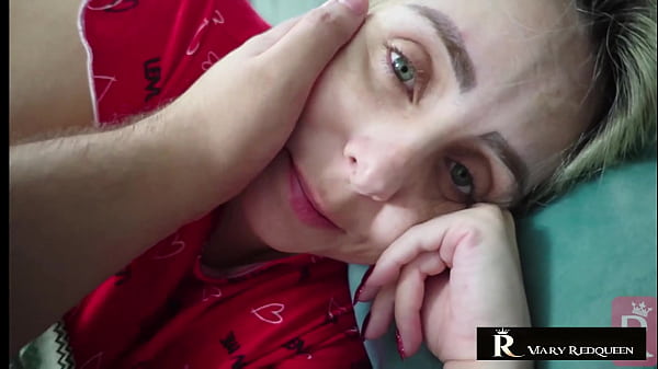 Pov assistindo marido corno presenteando a esposa com negão
